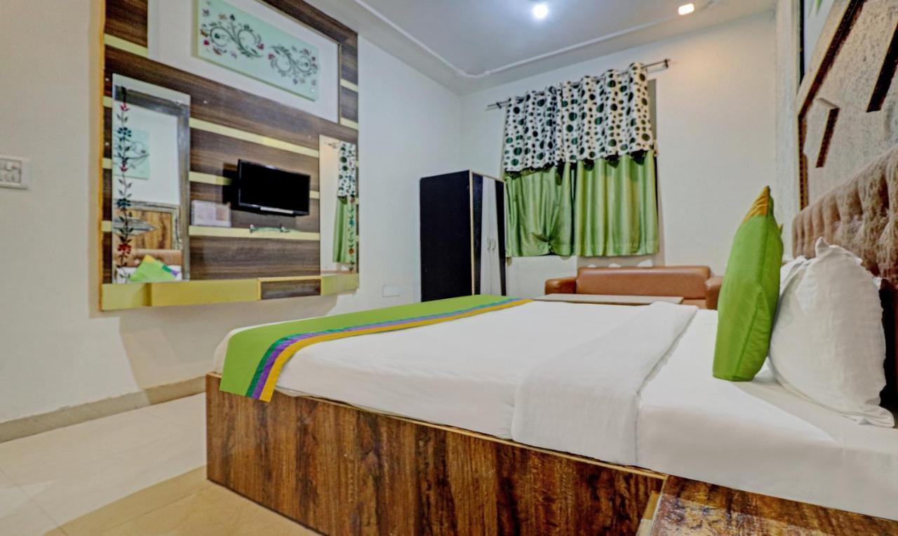 Treebo Trend Radha Palace Матхура Экстерьер фото