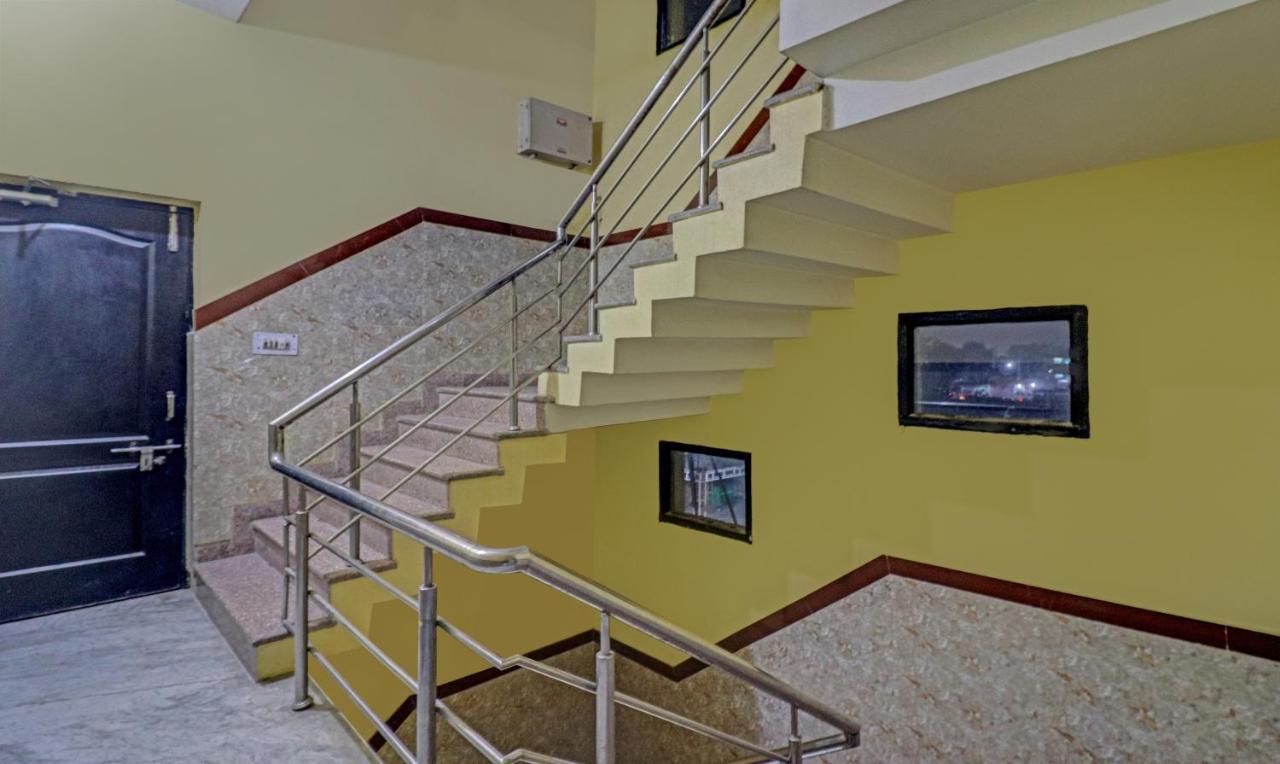 Treebo Trend Radha Palace Матхура Экстерьер фото